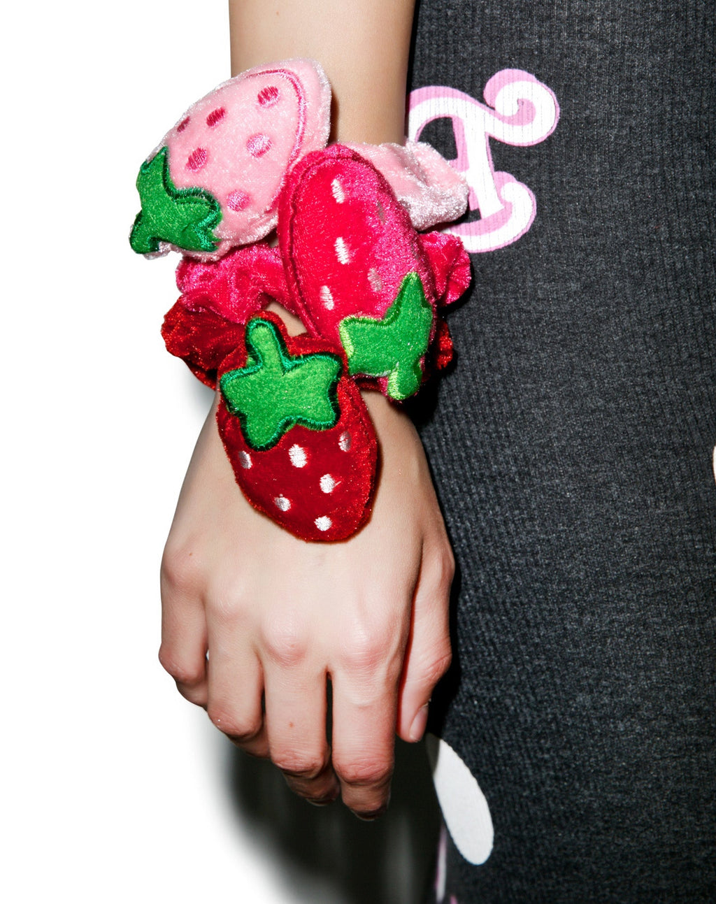 Ichigo Plush Scrunchie - Dark Pink