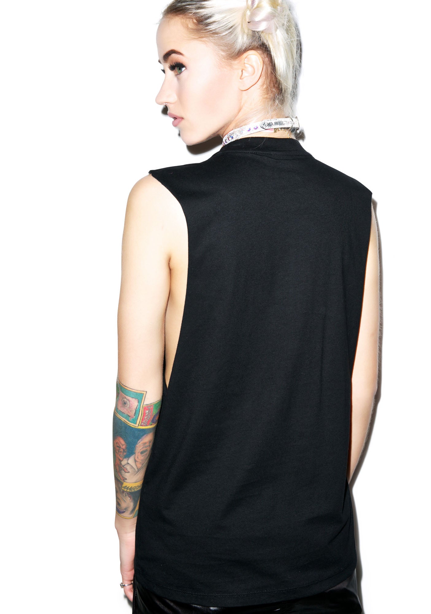 The World Is Mob Muscle Tee - Black